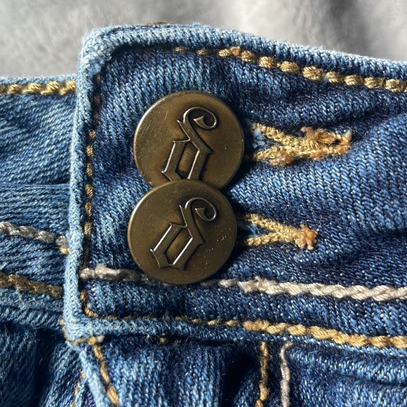 Decree short jean shorts. Size 5. - Picture 3 of 5